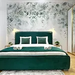 Calea Victoriei Gold Choose From 2 - Old Town - Superb Vibe & Location - Walking Distance From Main Attractions!