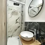 Apartament Calea Victoriei Gold Choose From 2 - Old Town - Superb Vibe & Location - Walking Distance From Main Attractions! Bukareszt