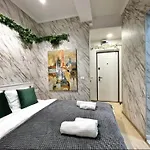 Apartment Calea Victoriei Gold Choose From 2 - Old Town - Superb Vibe & Location - Walking Distance From Main Attractions! Bucharest