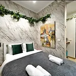 Calea Victoriei Gold Choose From 2 - Old Town - Superb Vibe & Location - Walking Distance From Main Attractions! Apartment