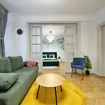 Calea Victoriei Gold Choose From 2 - Old Town - Superb Vibe & Location - Walking Distance From Main Attractions! *