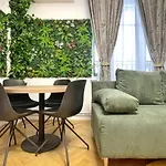 Apartament Calea Victoriei Gold Choose From 2 - Old Town - Superb Vibe & Location - Walking Distance From Main Attractions!