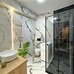Calea Victoriei Gold Choose From 2 - Old Town - Superb Vibe & Location - Walking Distance From Main Attractions! Apartment *