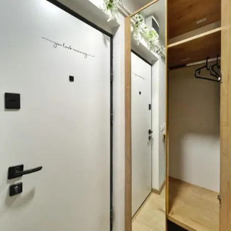 Calea Victoriei Gold Choose From 2 - Old Town - Superb Vibe & Location - Walking Distance From Main Attractions! Apartment *