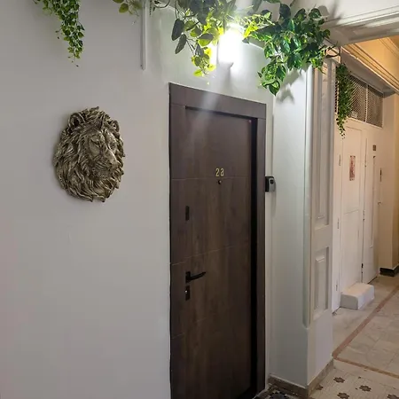 Calea Victoriei Gold Choose From 2 - Old Town - Superb Vibe & Location - Walking Distance From Main Attractions!