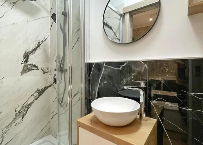 Calea Victoriei Gold Choose From 2 - Old Town - Superb Vibe & Location - Walking Distance From Main Attractions! Lägenhet