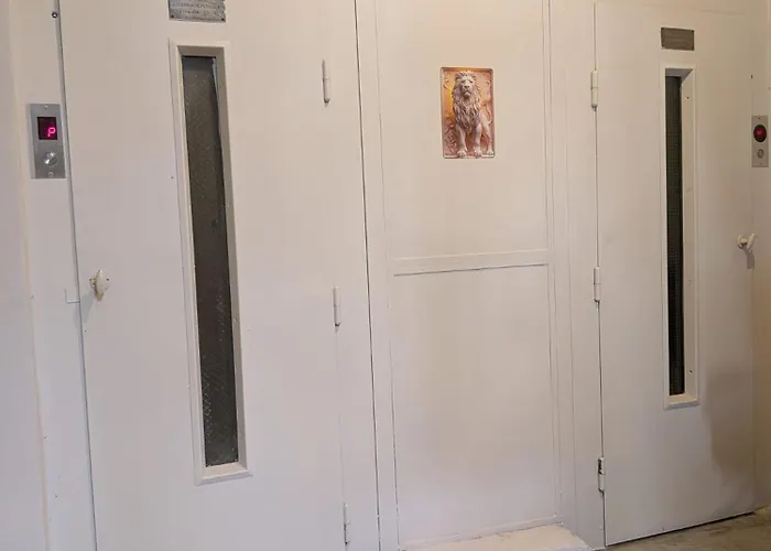 Calea Victoriei Gold Choose From 2 - Old Town - Superb Vibe & Location - Walking Distance From Main Attractions! Apartment