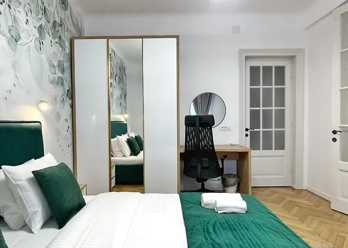 Calea Victoriei Gold Choose From 2 - Old Town - Superb Vibe & Location - Walking Distance From Main Attractions! *